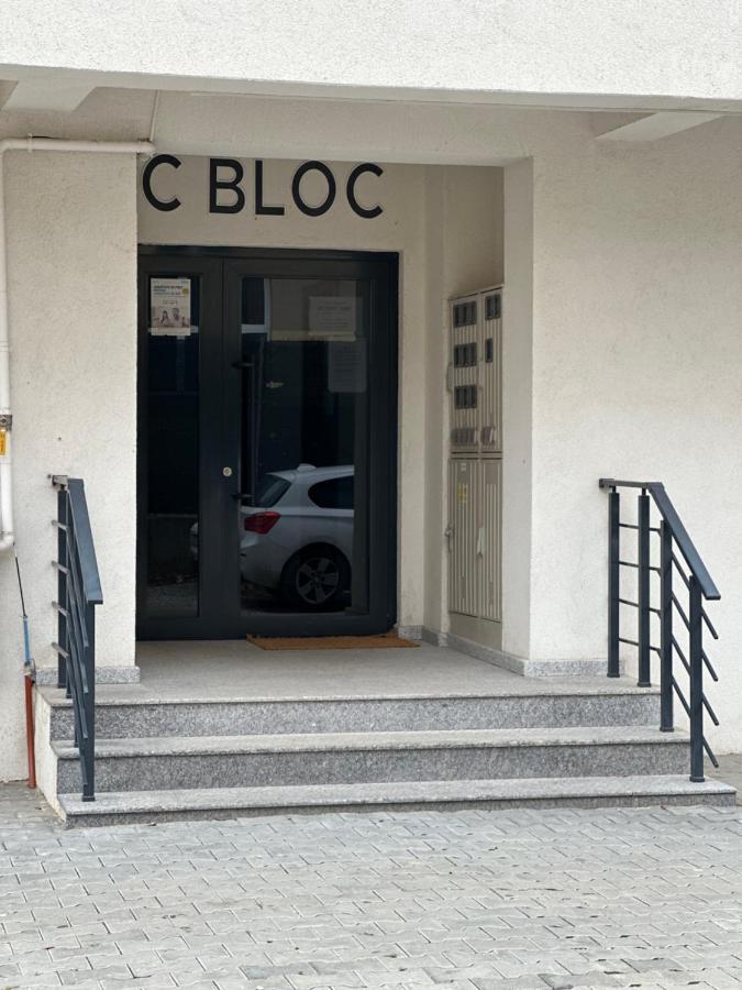 Touchdown Apartment Near Bucharest Airport Otopeni Exterior photo